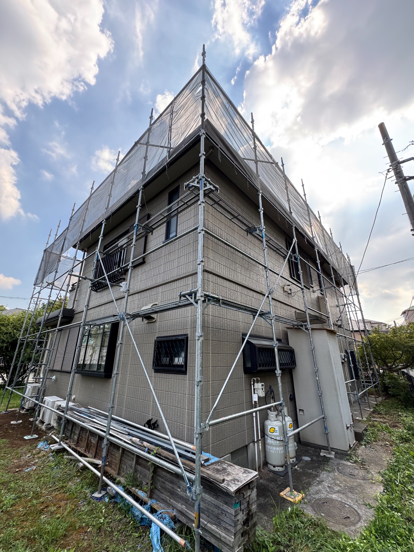 【足場】町田市本町田にて仮設工事